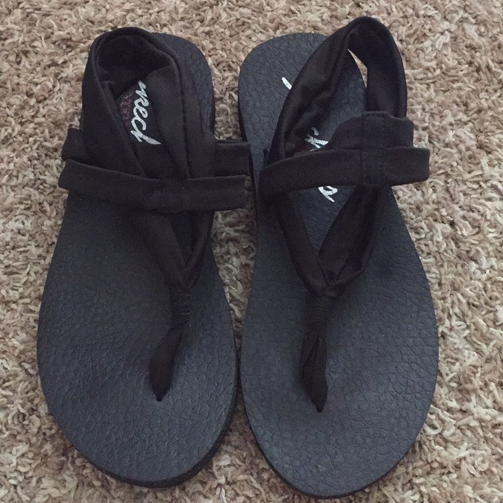 Skechers yoga foam. Size 8 women's